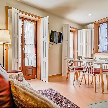 Apartment Port Wine Flats *