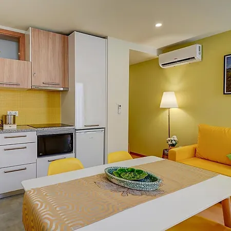 Apartment Port Wine Flats *