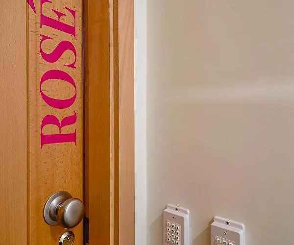 Port Wine Flats * 加亚新城